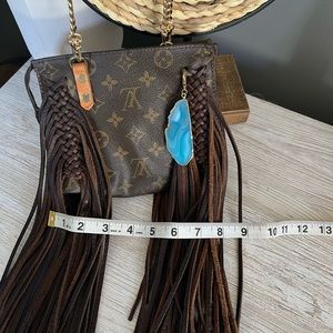 Vintage Boho Louis Vuitton crossbody with card holder